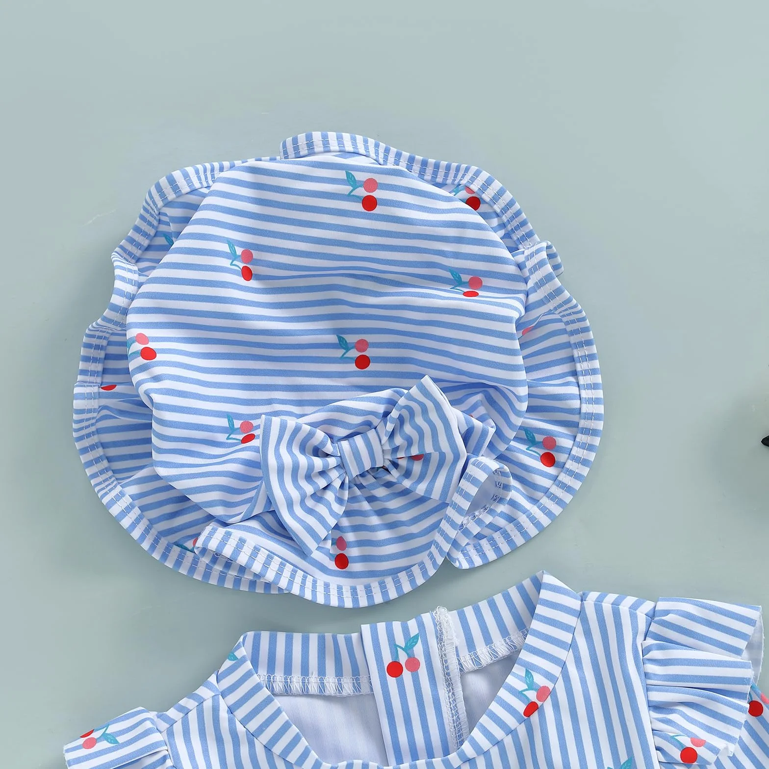 Maillot de Bain 2Pcs Bébé Fille Imprimé Ensemble Maillots de Bain à Manches Longues Mailllots Une Pièce avec Chapeau Tenue Maillots 3 Mois-3 Ans
